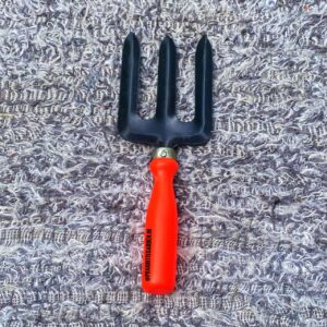 Hand Weeding Fork ( Plastic Handle )